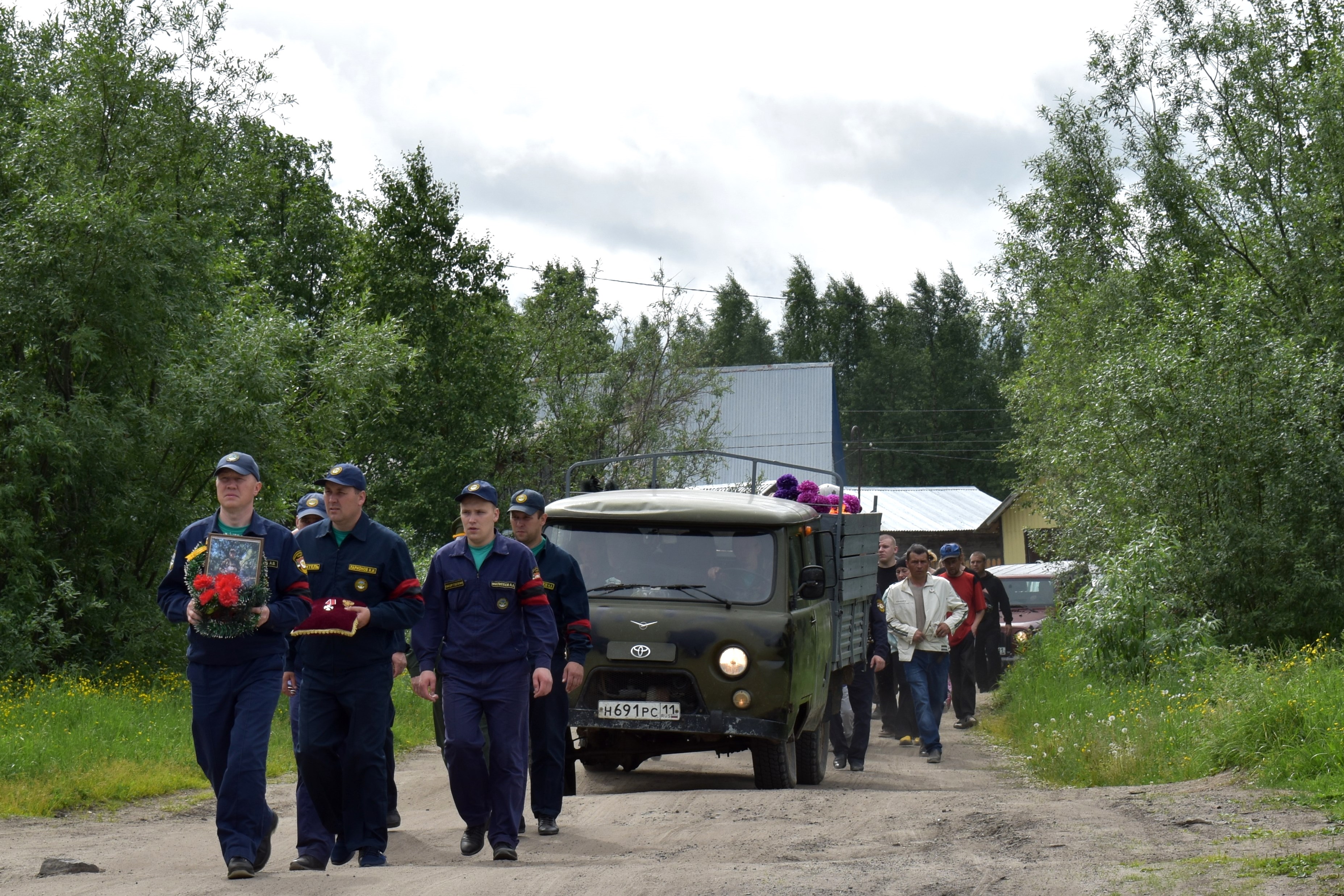 В Щельяюре проводили в последний путь участника СВО Кристиана Терентьева.