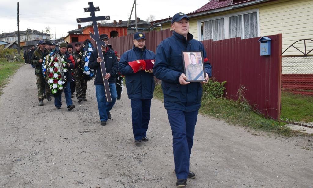 В Щельяюре проводили в последний путь участника СВО Ивана Поздеева.