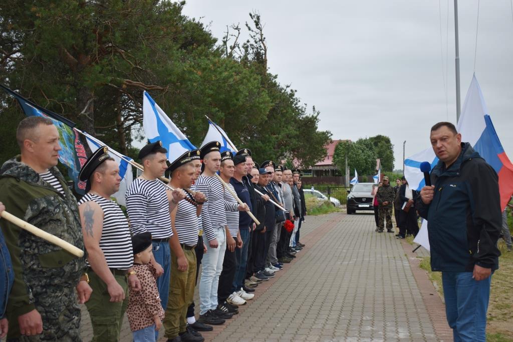 В Ижме ветераны морфлота отмечают свой праздник.