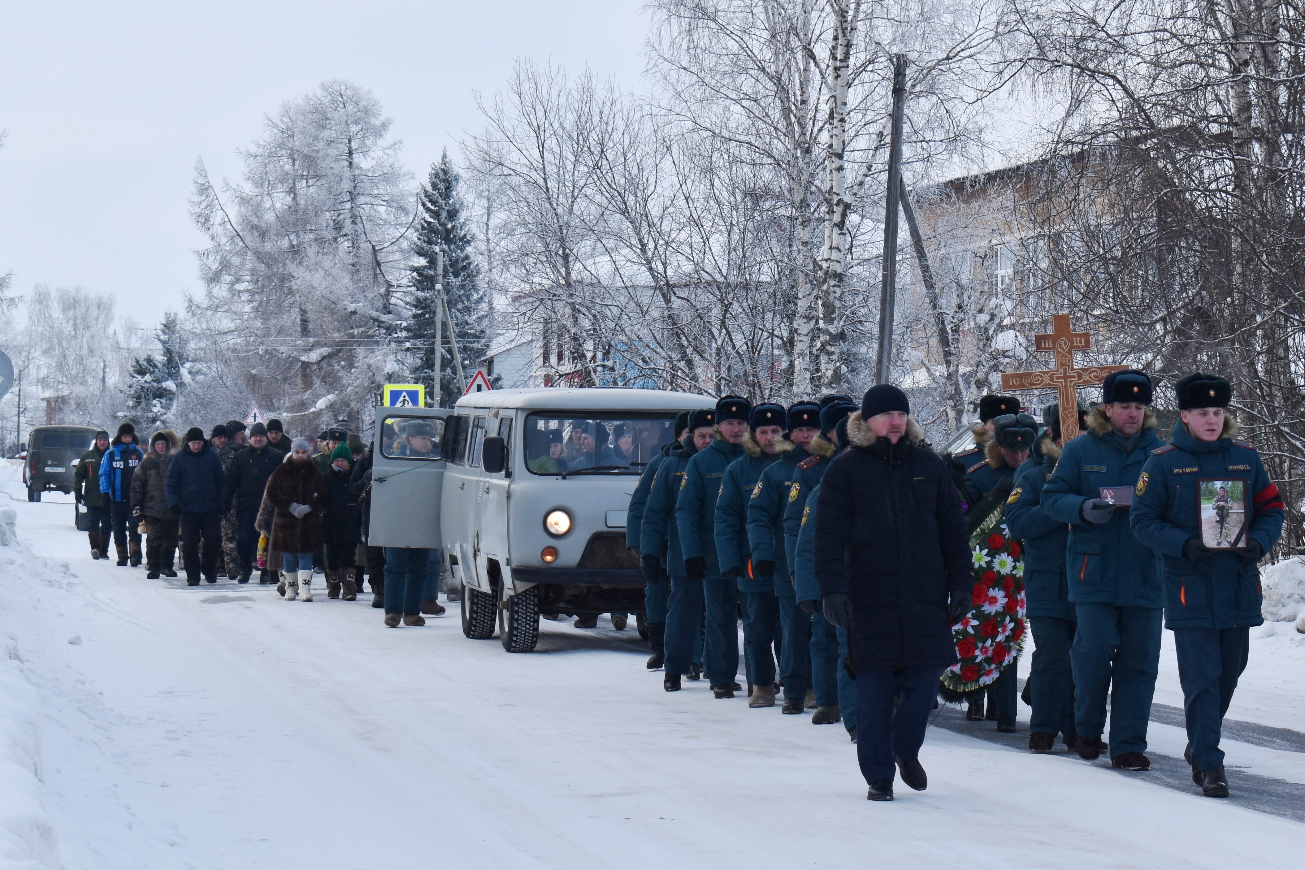 В Ижме проводили в последний путь участника СВО Анатолия Канева.