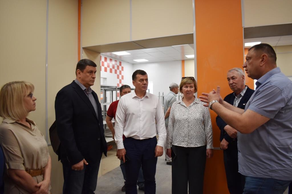С рабочей поездкой в Ижме пребывают председатель Правительства Республики Коми Дмитрий Братыненко и его заместитель Эдуард Слабиков.
