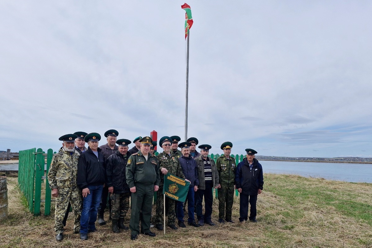 В Ижме празднуют День пограничника.